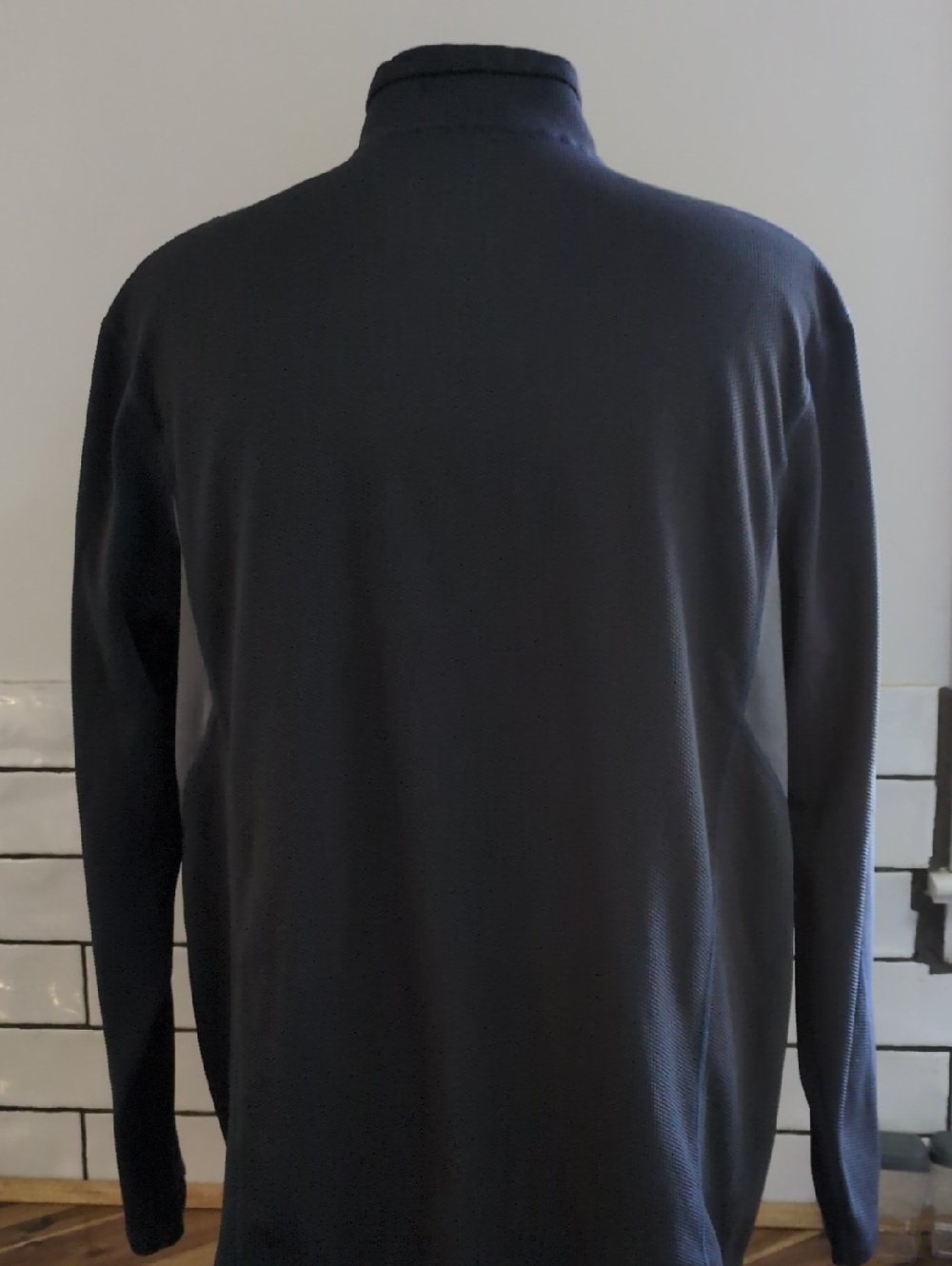 Nike ACG Gray Textured Outdoor Pullover - Picture 4 of 5